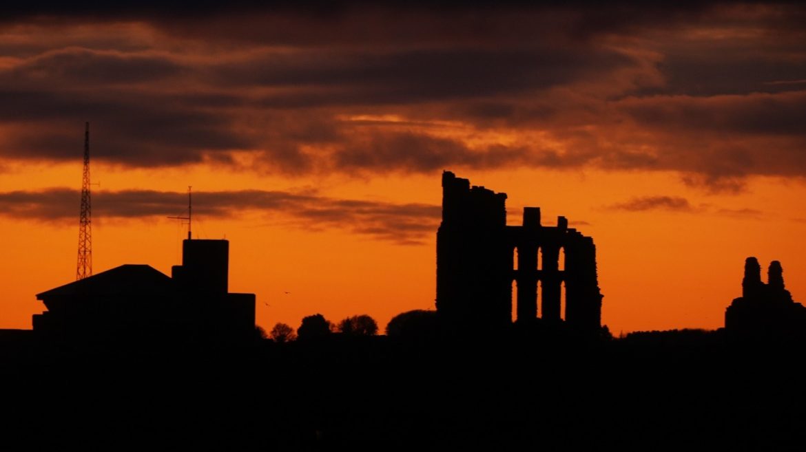 Britons enjoying ‘remarkably mild’ Christmas Eve