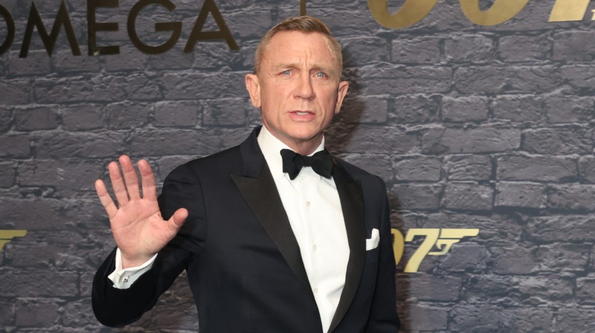 Daniel Craig