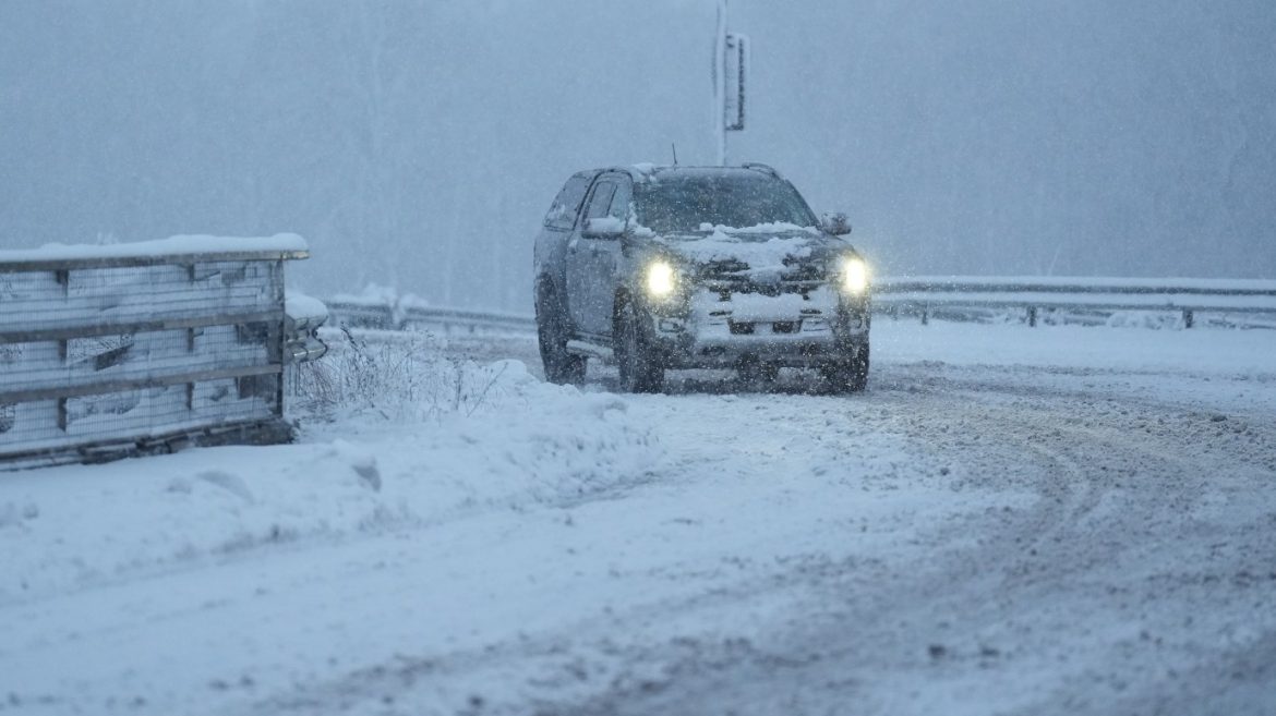 Snow brings disruption amid amber weather warnings