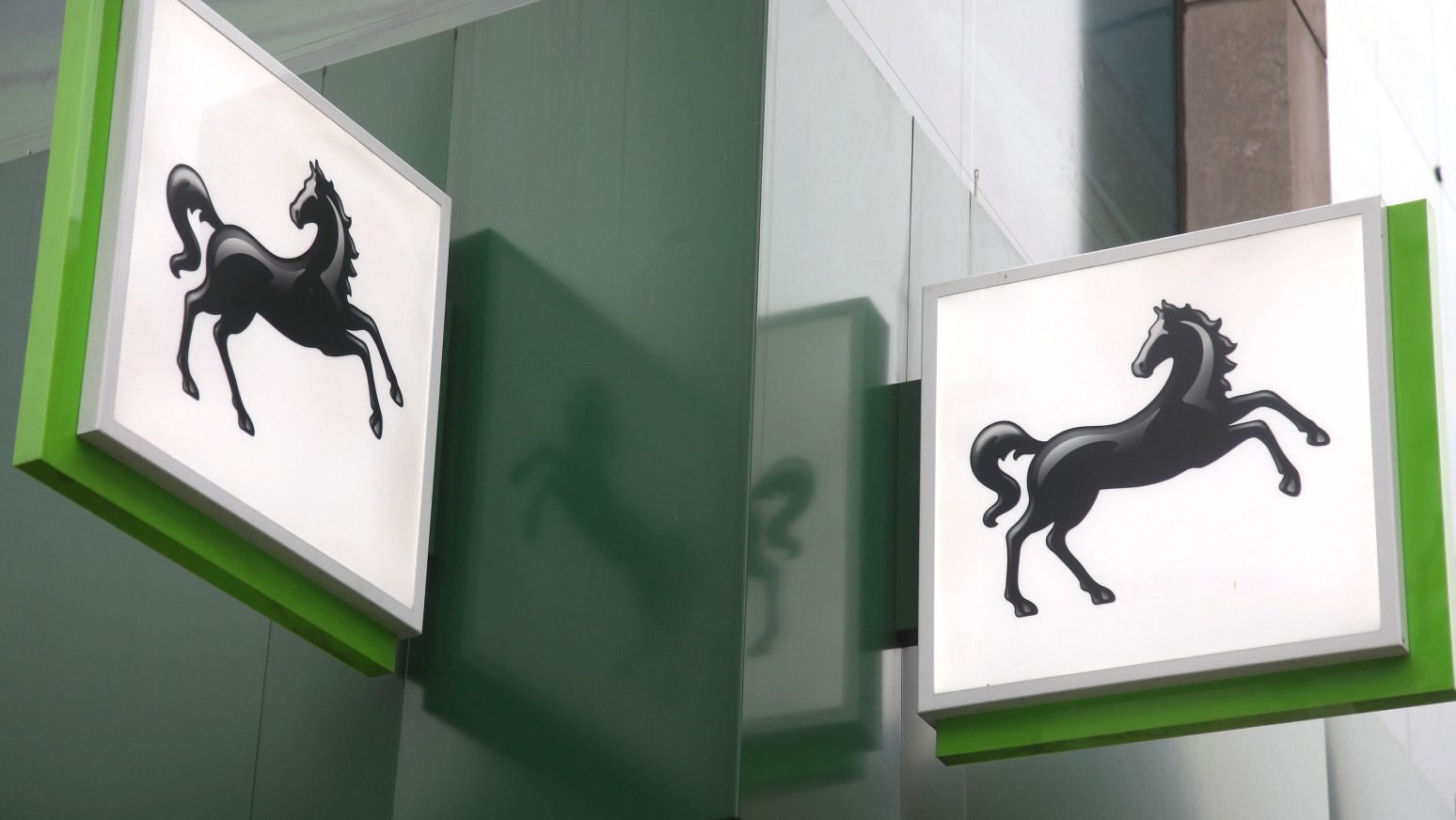 Lloyds and Halifax banking apps hit by service outage