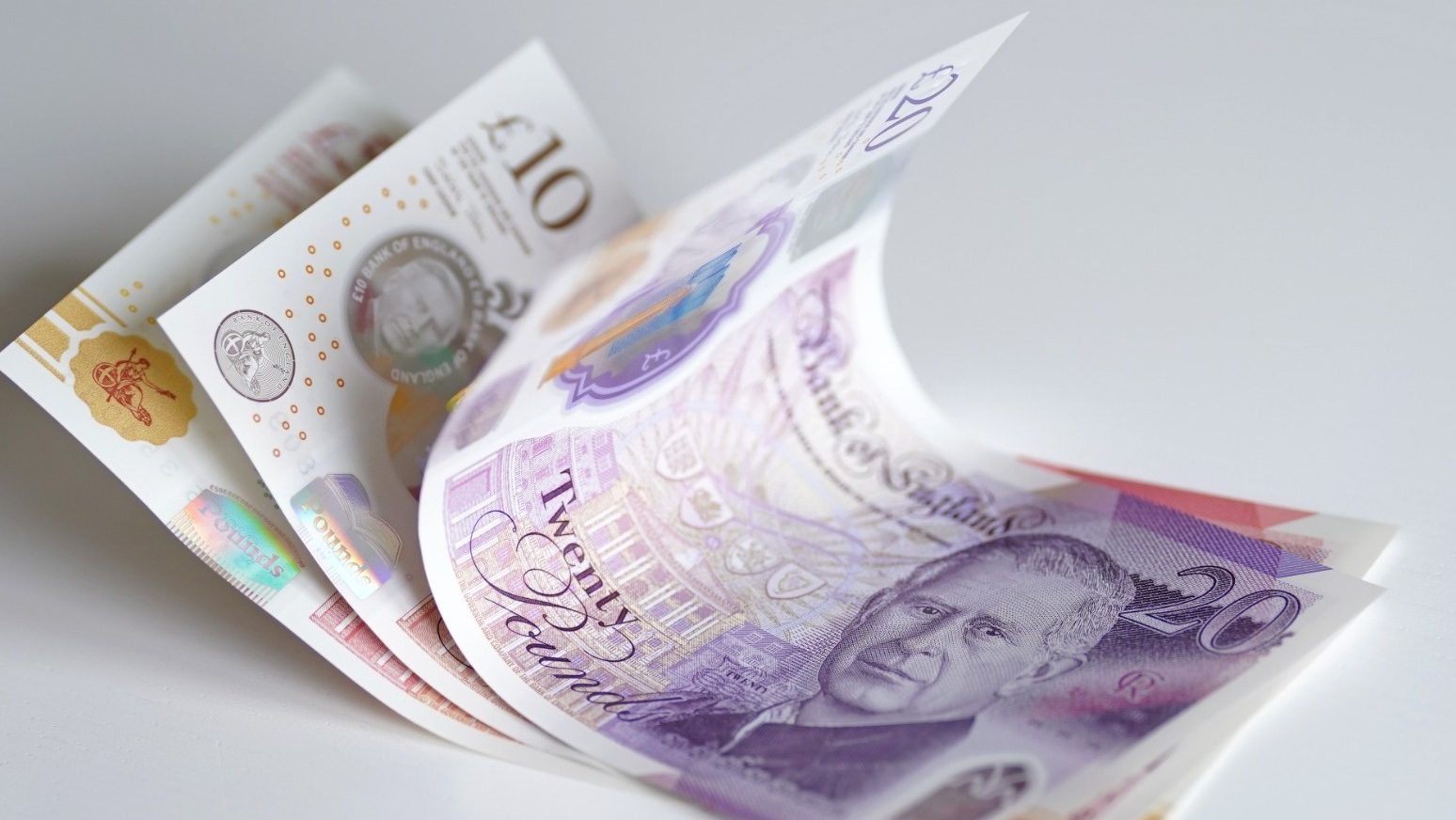 Unemployment rate hits near four-year high as wage growth falls