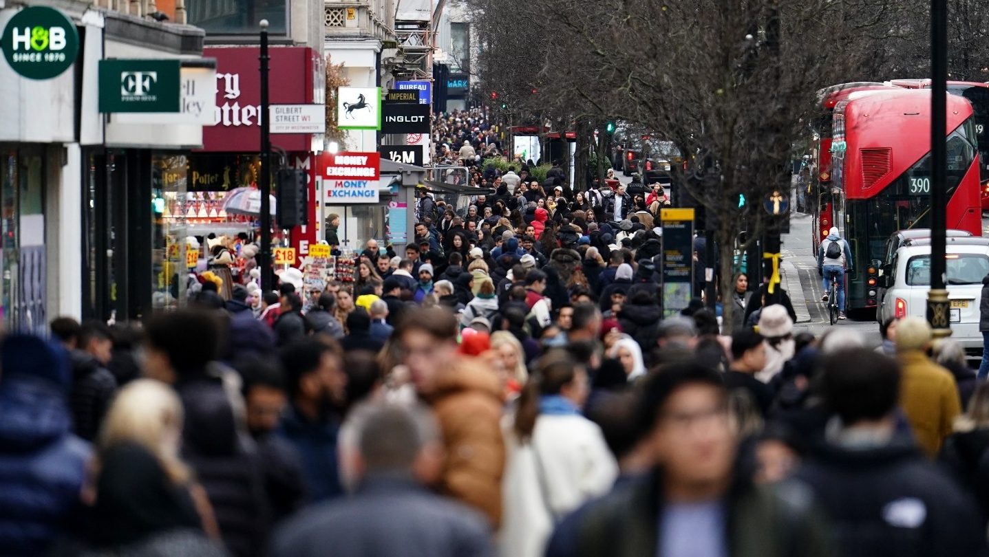 ‘Small but positive’ rise in retail footfall as sunny April encourages shoppers