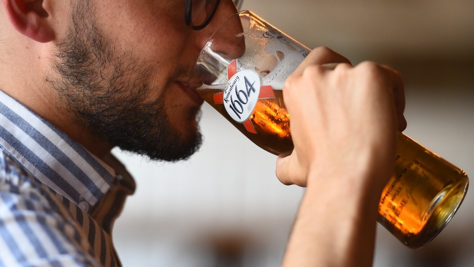 Ministers want to overhaul rules to make it easier to open pubs and music venues