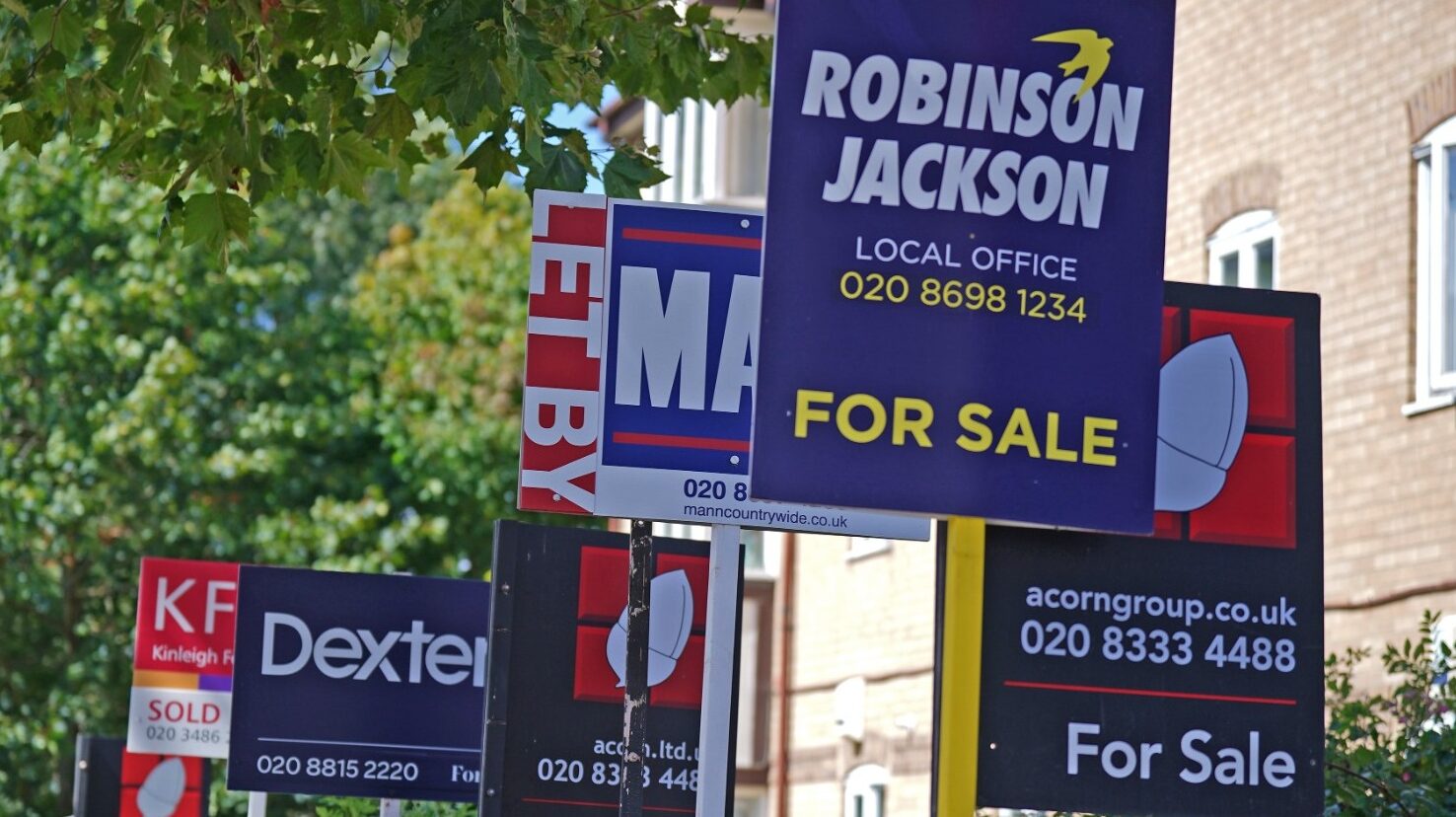 Average price tag on home has fallen £10,000 over summer – Rightmove