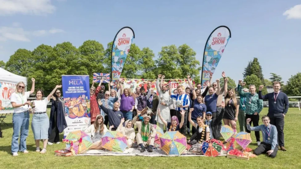 Thousands to enjoy '90s themed Worcester city show